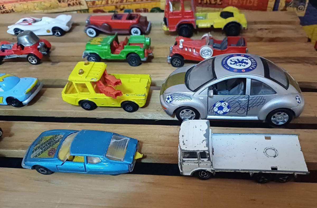 Bundle of assorted Die cast Cars