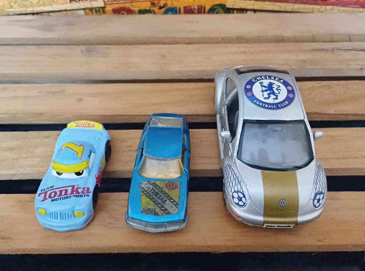Bundle of assorted Die cast Cars