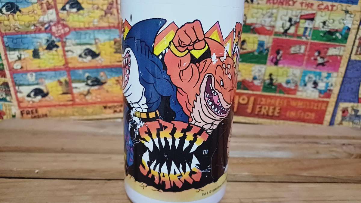 Vintage Street Sharks Hammerhead Jab Pizza Hut Cup Lid Top Toy Figure (1995) + Street Sharks Bottle