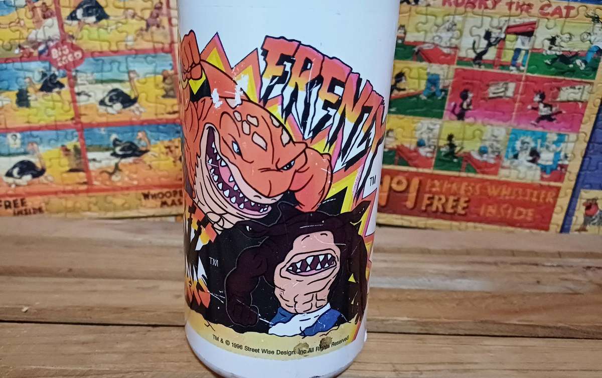 Vintage Street Sharks Hammerhead Jab Pizza Hut Cup Lid Top Toy Figure (1995) + Street Sharks Bottle
