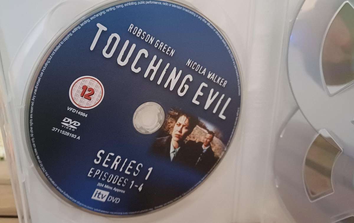 Touching Evil - The Complete Series 1-3
