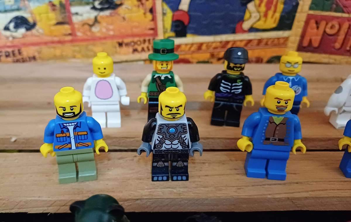 LEGO Minifigures + Extras