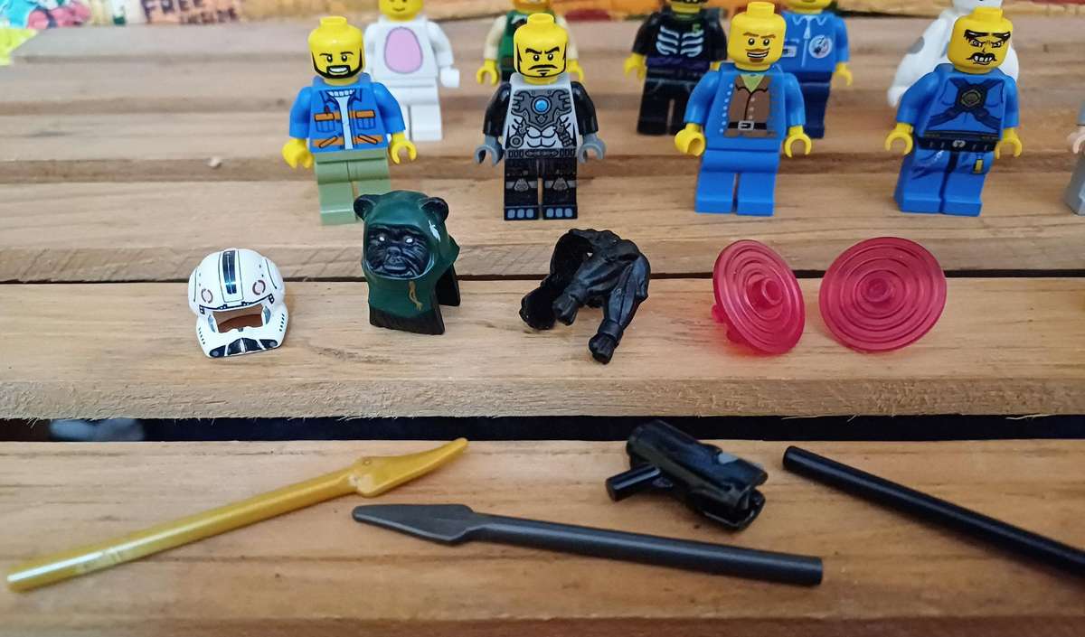 LEGO Minifigures + Extras