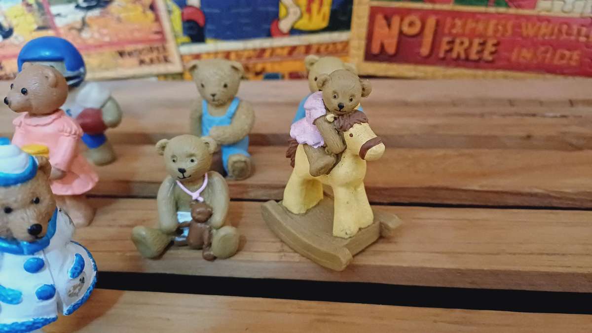 Vintage MEG Teddy in my Pocket Teddies (1995-1996)