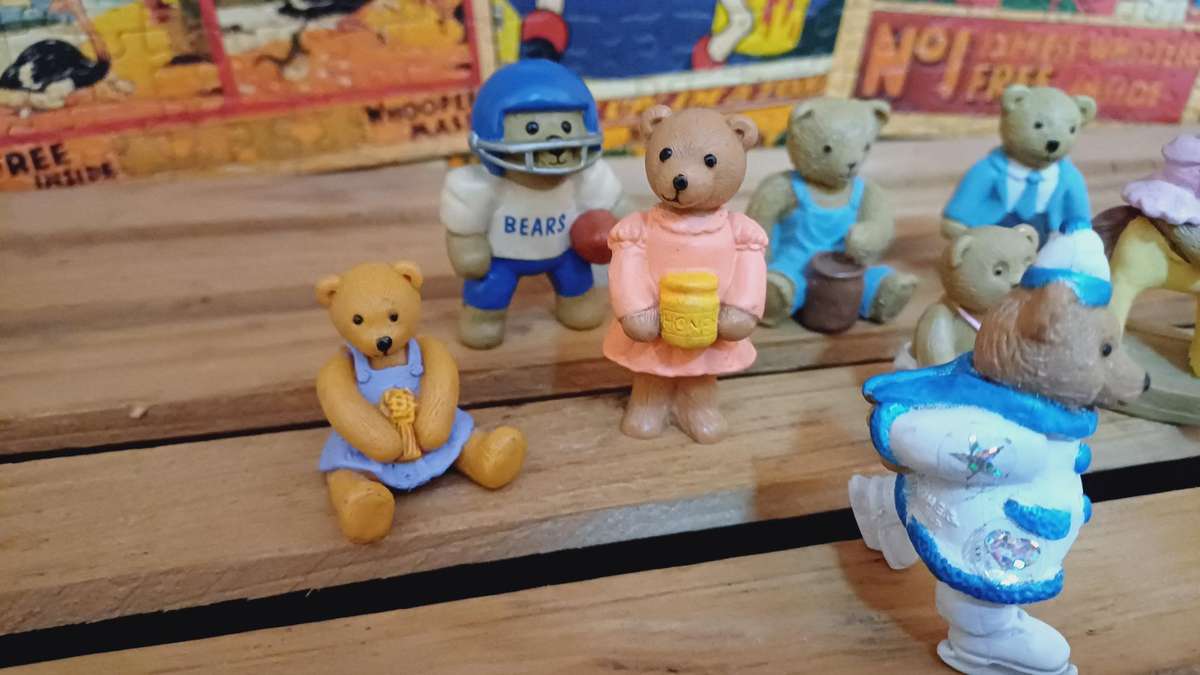 Vintage MEG Teddy in my Pocket Teddies (1995-1996)