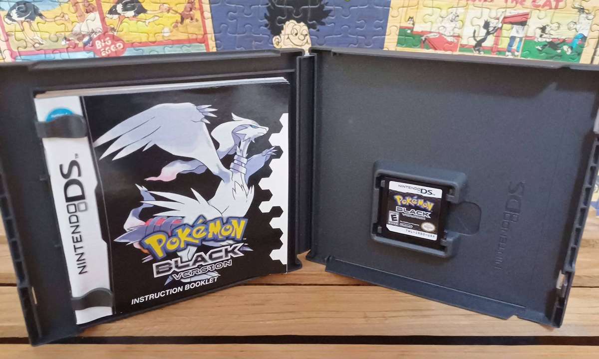 Pokemon Black Version Nintendo (DS)
