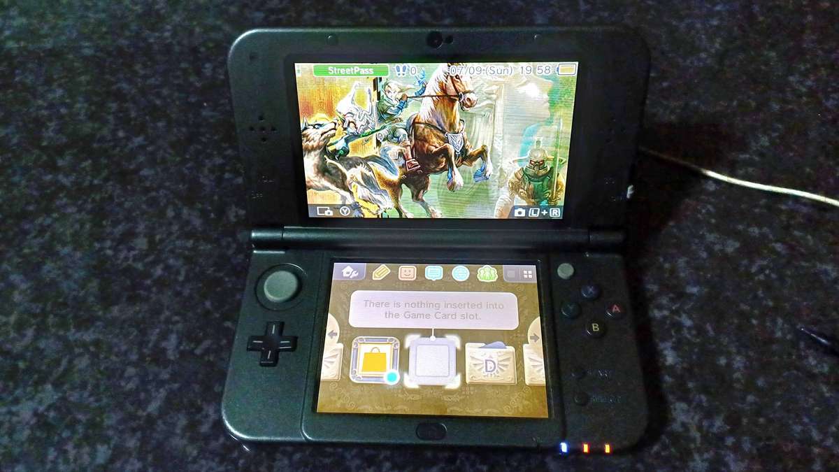 Nintendo 3DS XL Console + Games