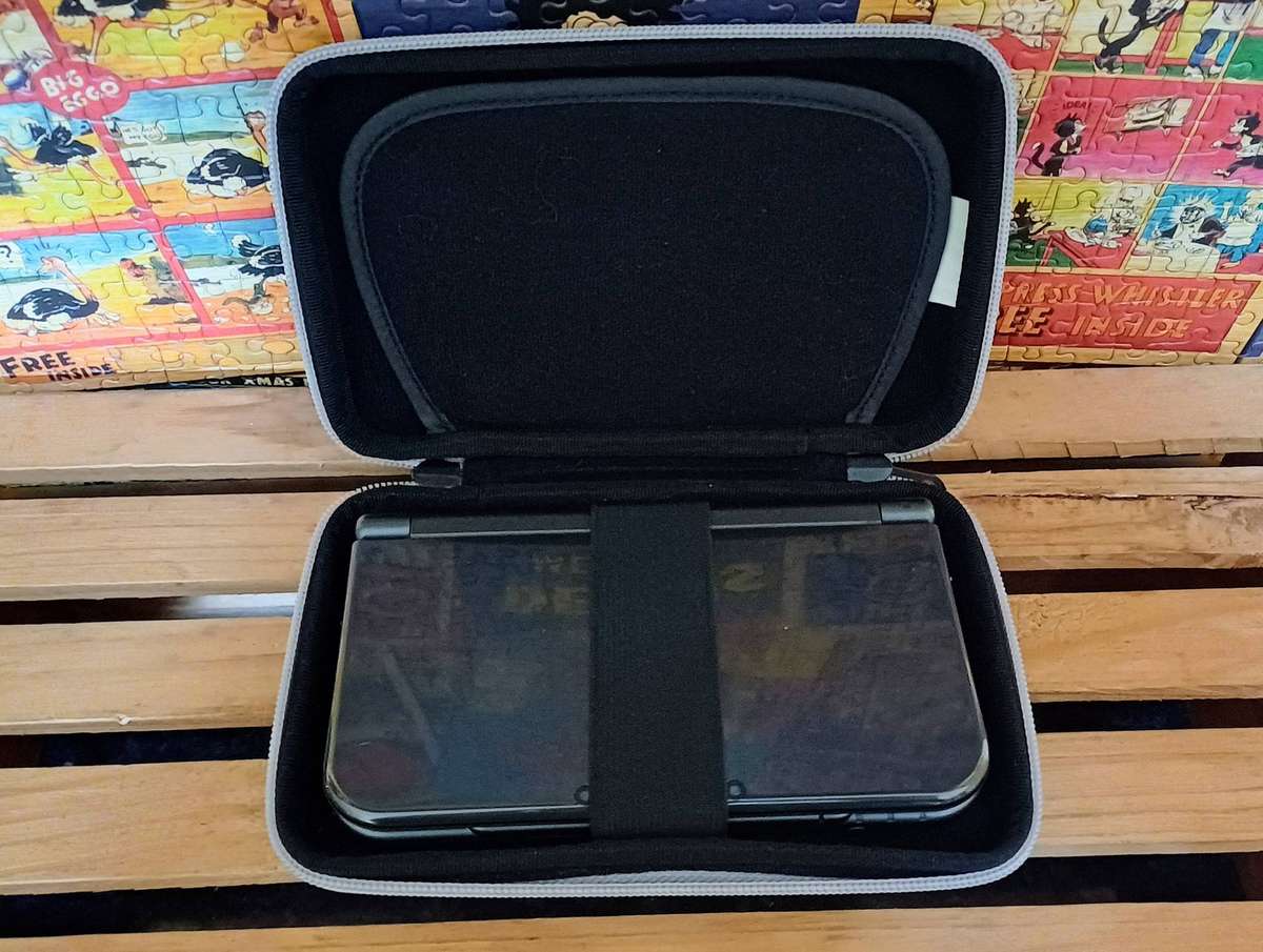 Nintendo 3DS XL Console + Games