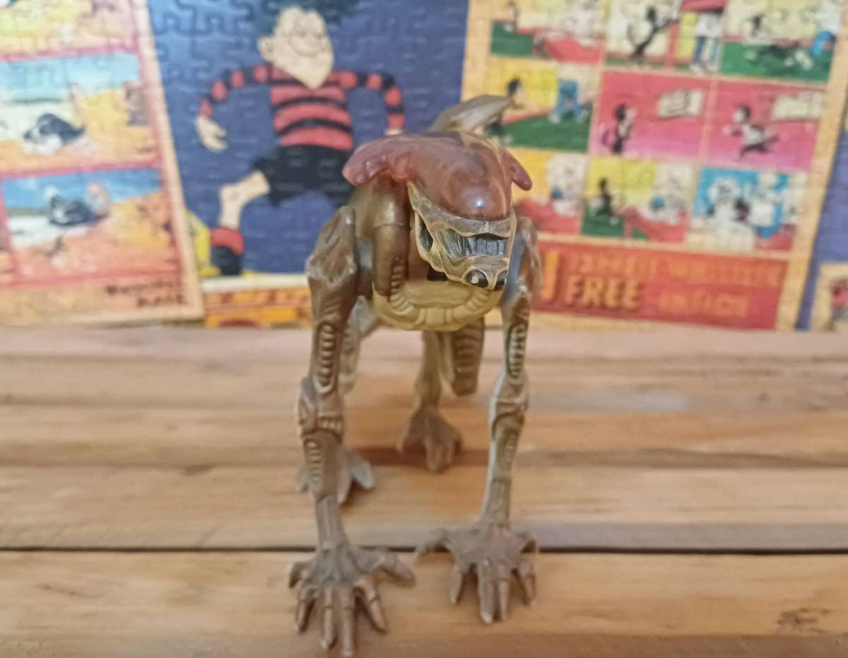 Grid Alien Action Figure & Aliens Panther Alien Action Figure