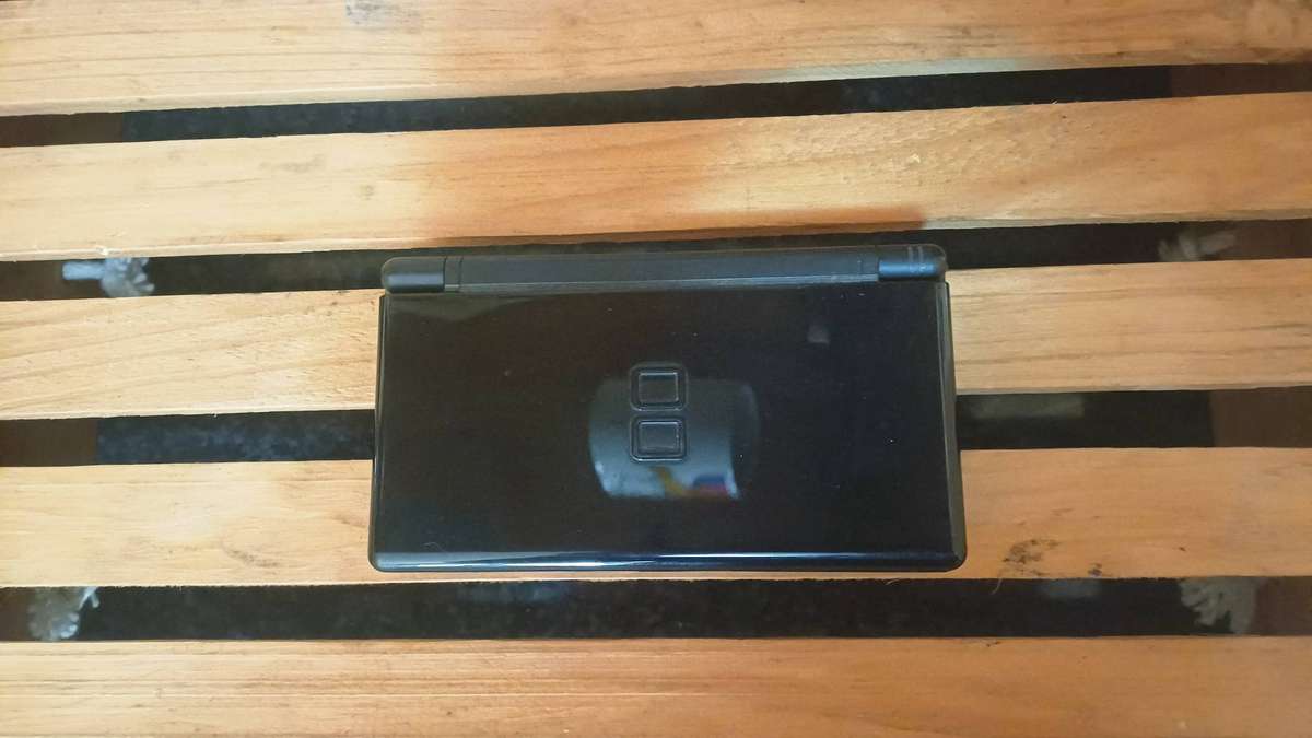 Nintendo DS Lite Console + Games