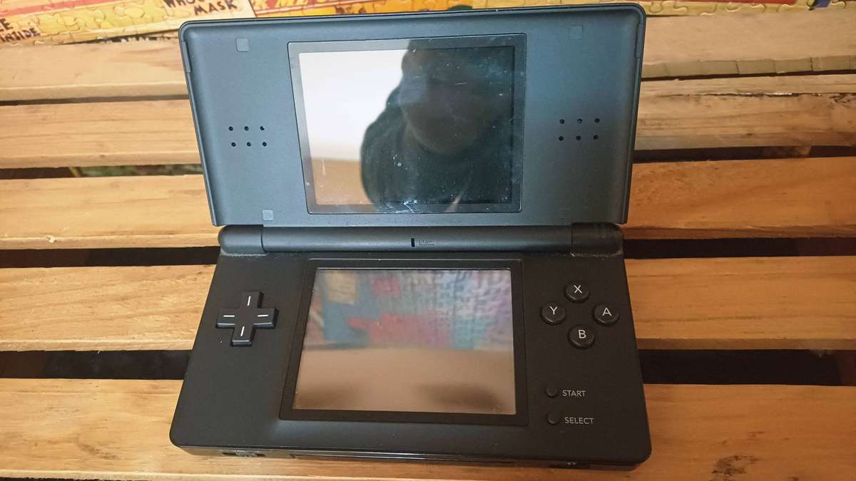 Nintendo DS Lite Console + Games