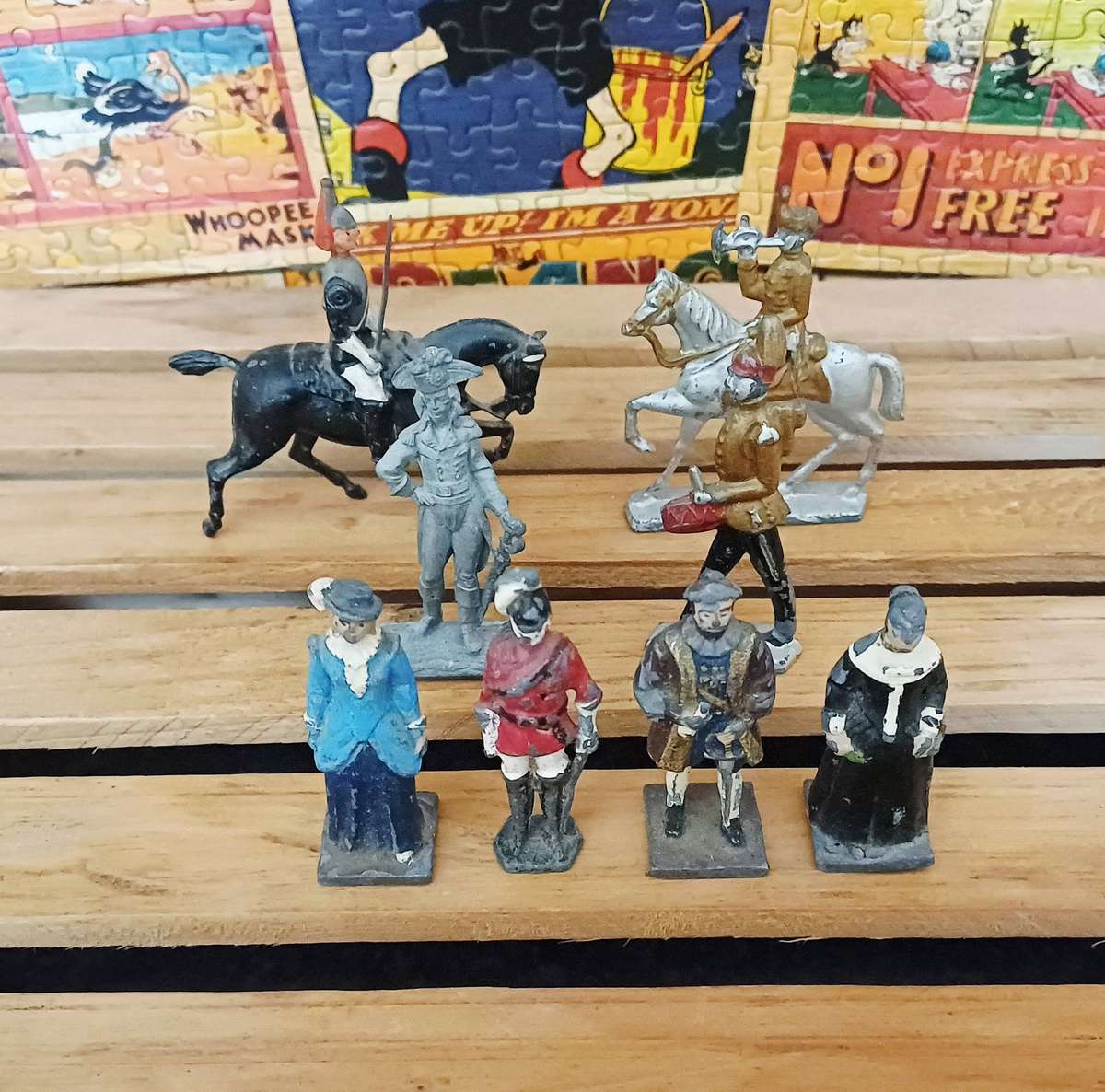 Bundle of Vintage Lead/Metal Soldiers/Figures