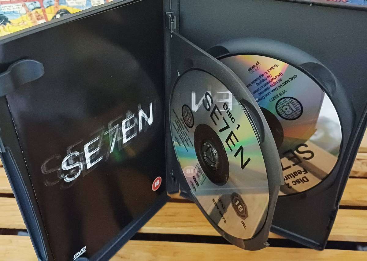 Seven (2 Disc DVD)
