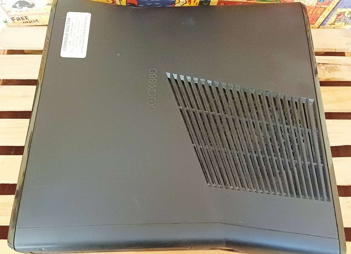 Xbox 360 S Console (For repair or to be used as parts) + Controller & Power Supply