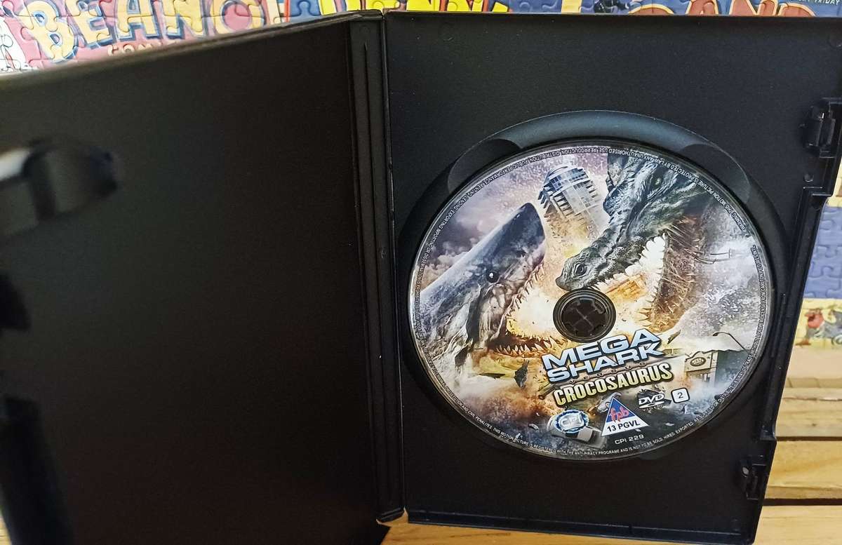 Mega Shark Versus Crocosaurus (DVD)