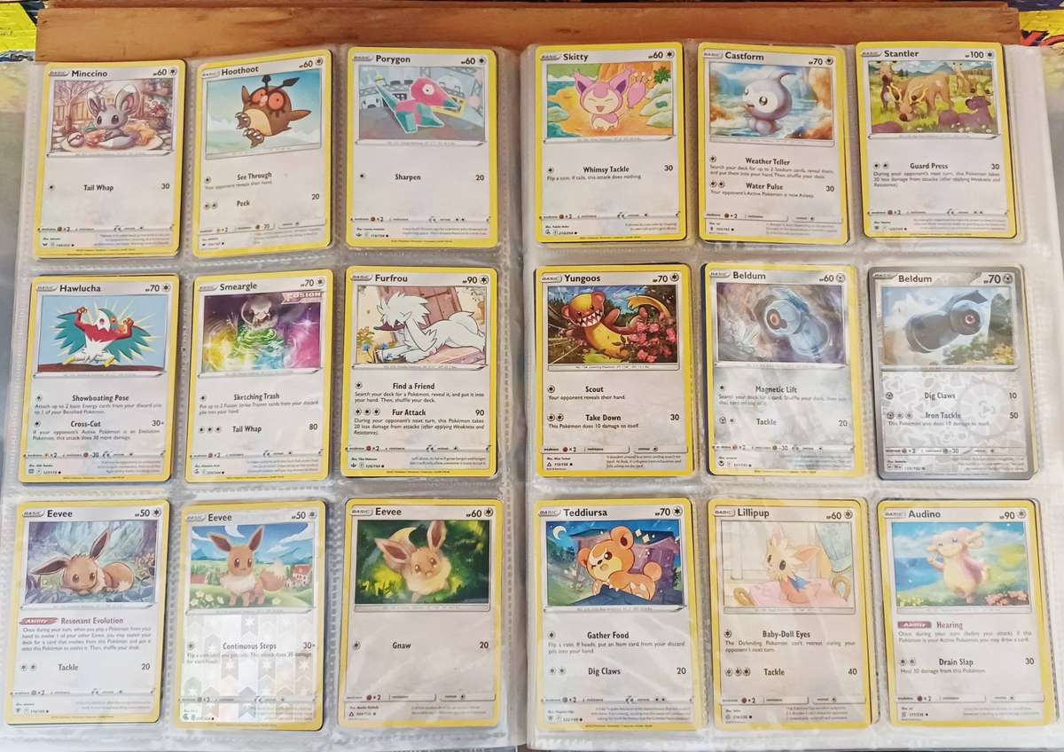 Big Bundle of Pokemon Cards