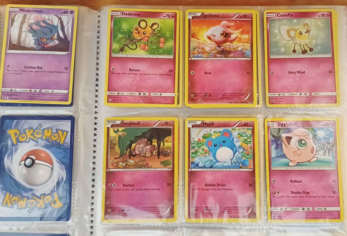Big Bundle of Pokemon Cards