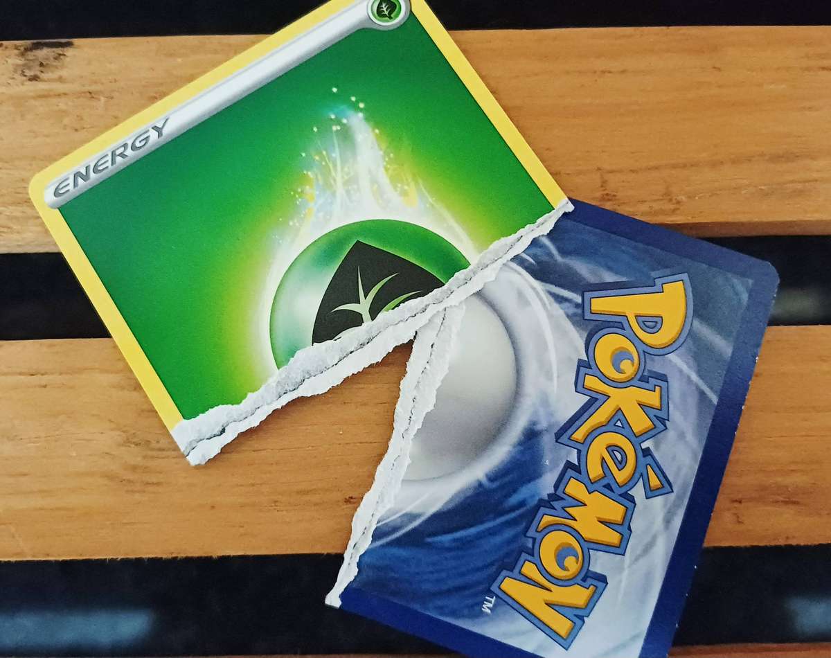 Big Bundle of Pokemon Cards