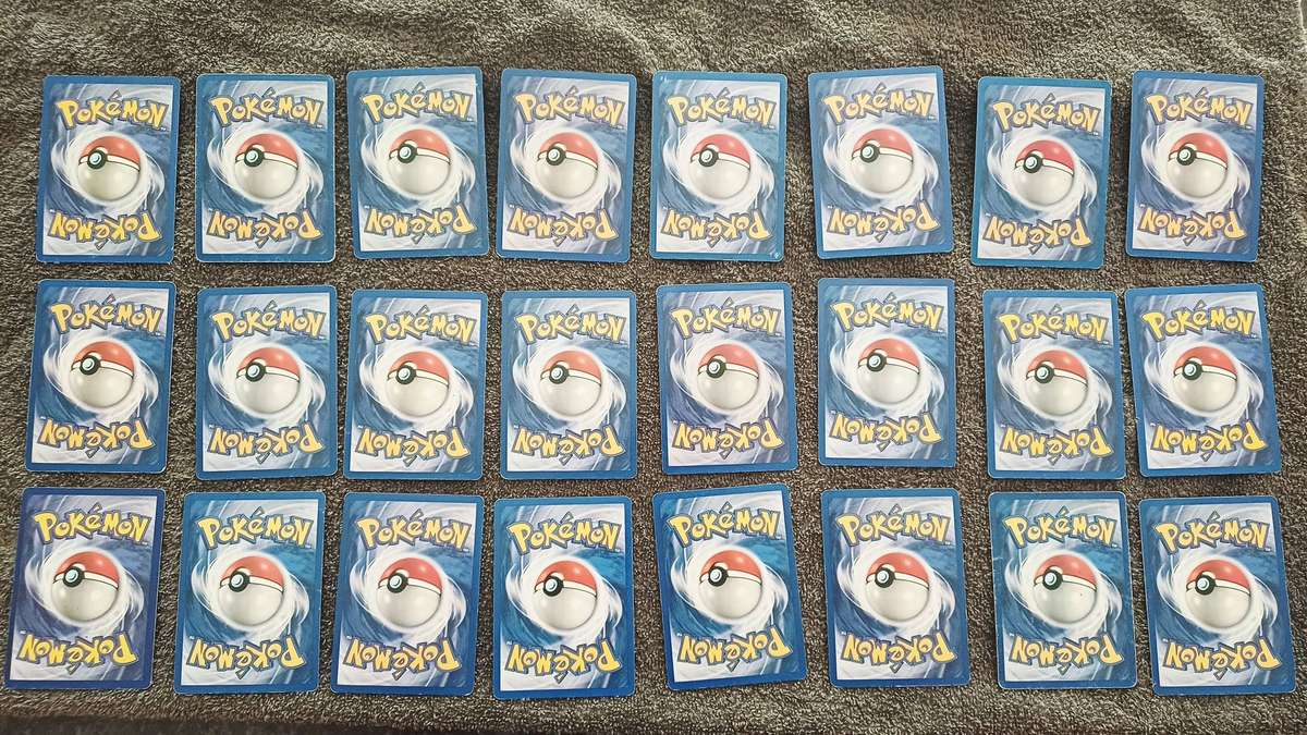 Bundle of Vintage Original Pokemon Cards (x176)