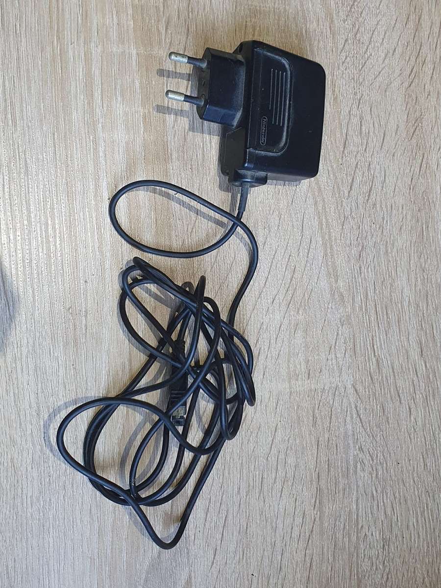 Gameboy Advance SP - Black /w Charger