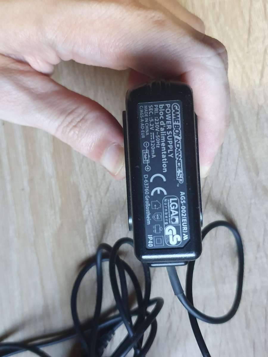 Gameboy Advance SP - Black /w Charger