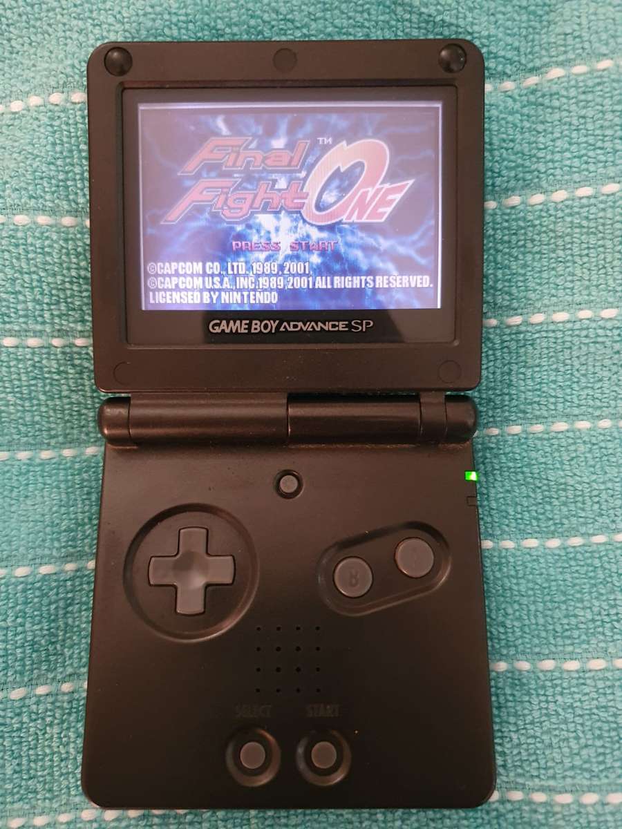 Gameboy Advance SP - Black /w Charger