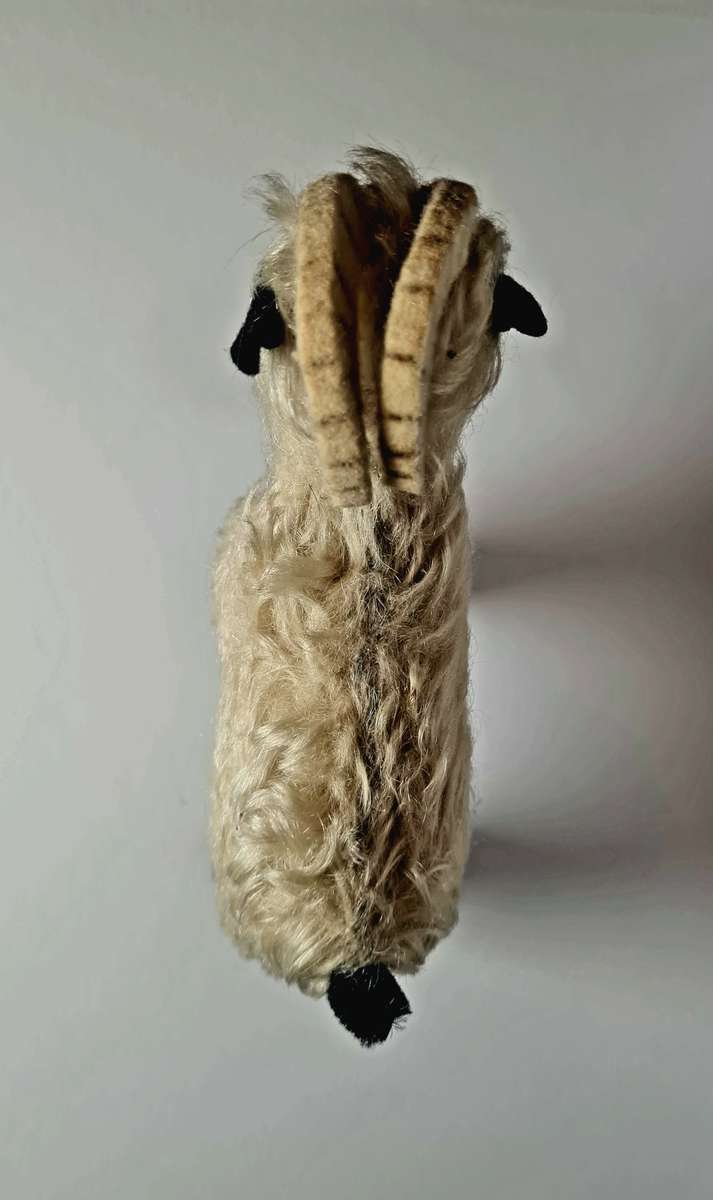 Toy ram, vintage