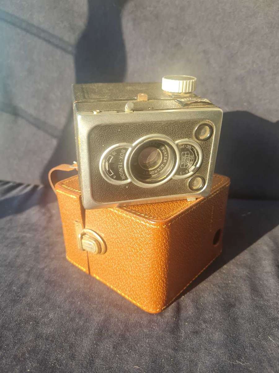 Zeis Ikon camera