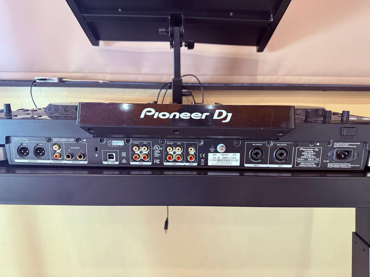Pioneer XDJ RX2 DJ Controller