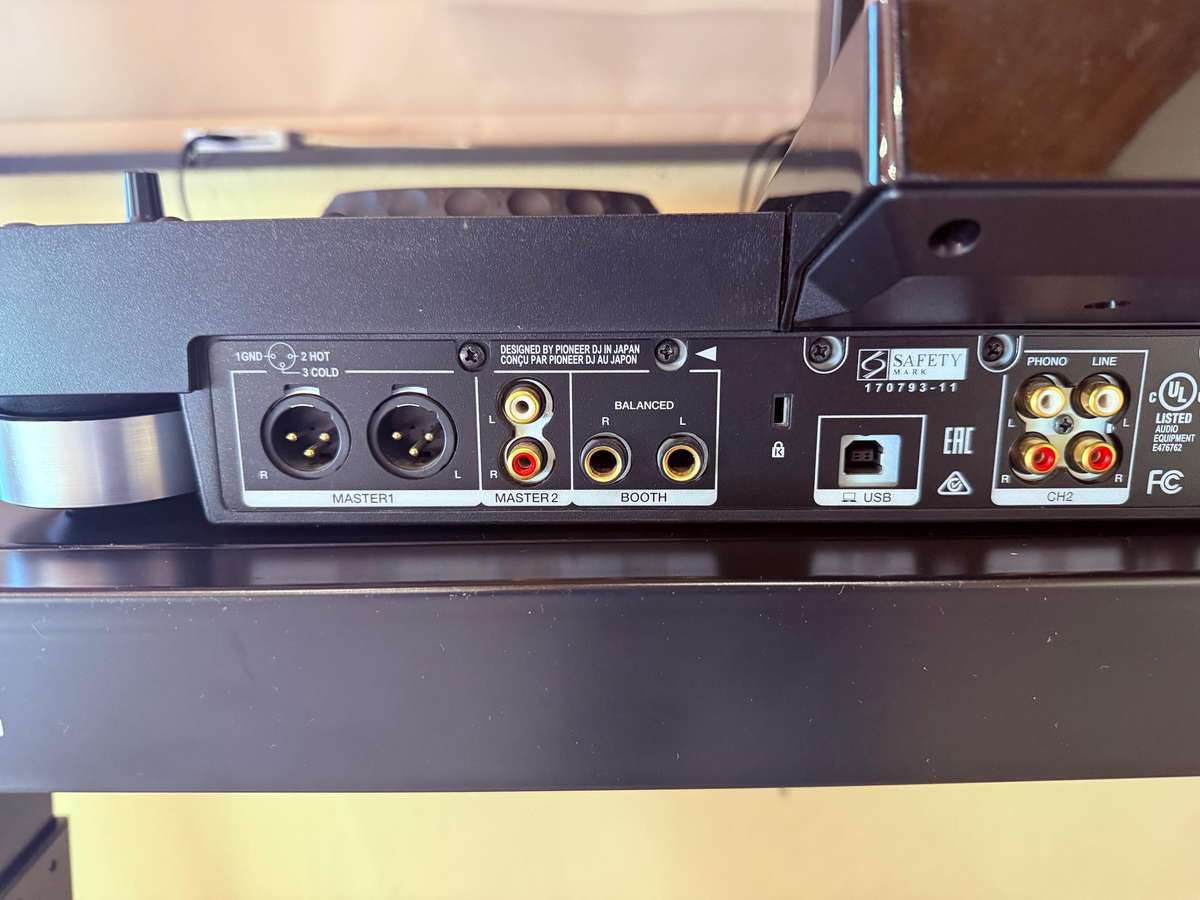 Pioneer XDJ RX2 DJ Controller