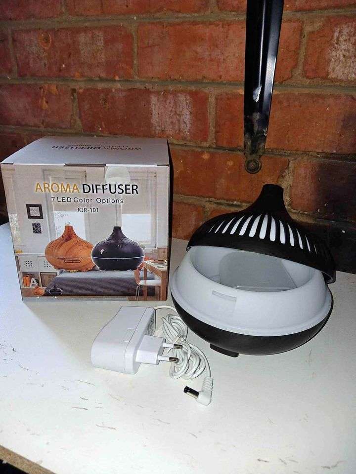 7-Color LED Aroma Diffuser with Relaxing Essential Oil Mist