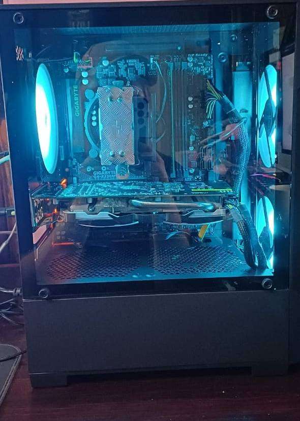 Gaming PC  i7-7700 | RX 470 4GB | 16GB RAM | SSD
