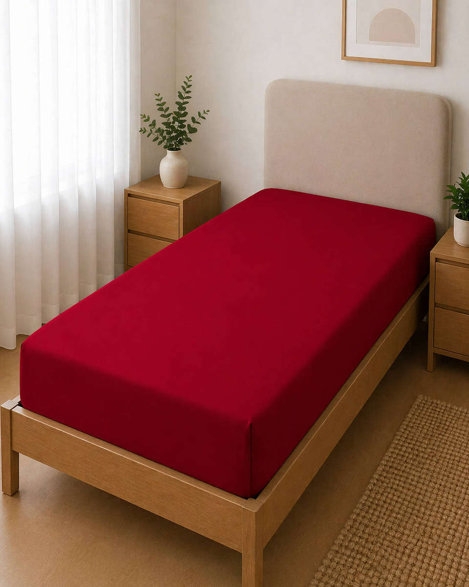 Polycotton Fitted Sheet  Red  Three Quarter