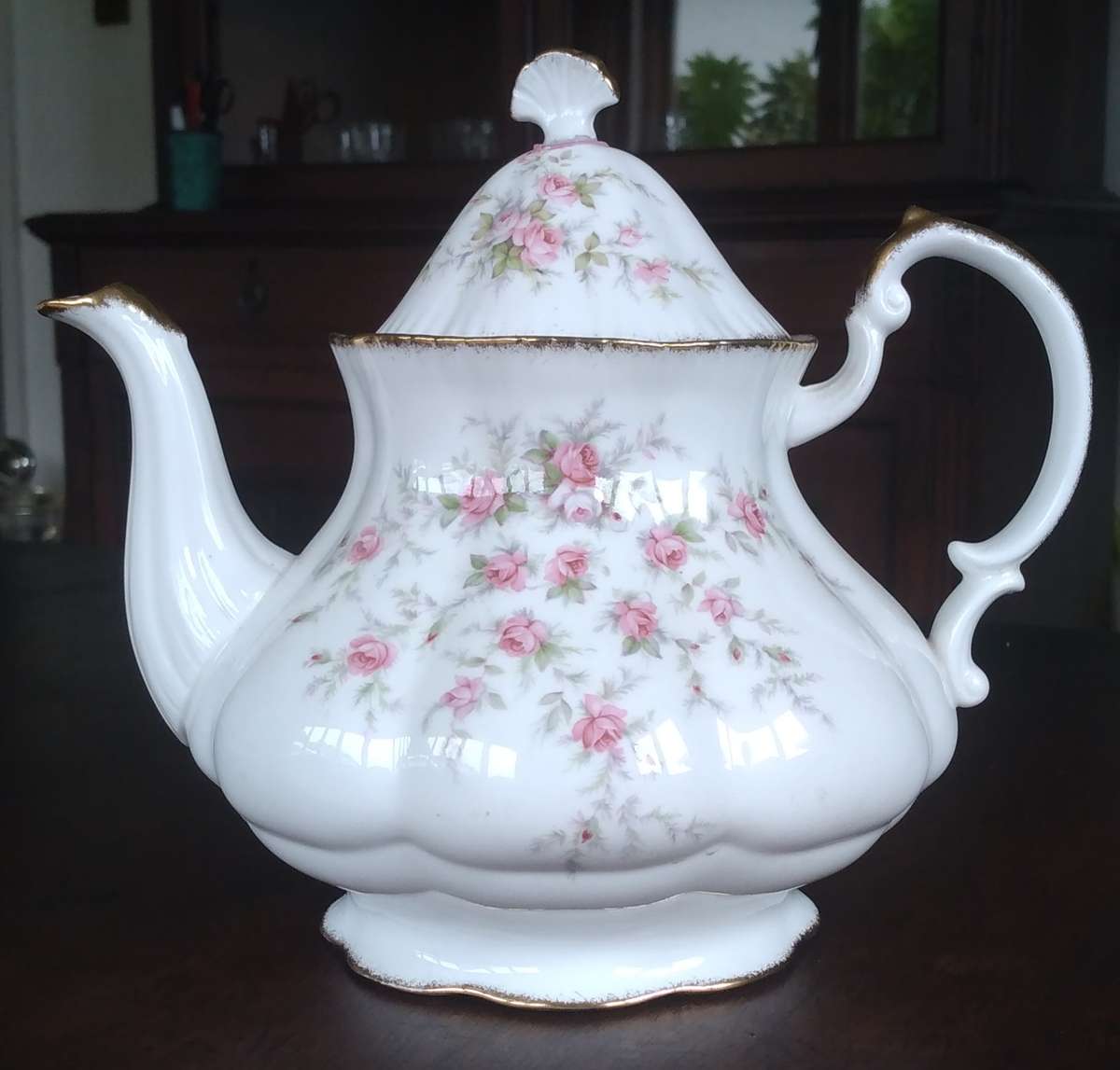 Paragon Victoria rose Teapot with Manufacturing fault on lid handle.