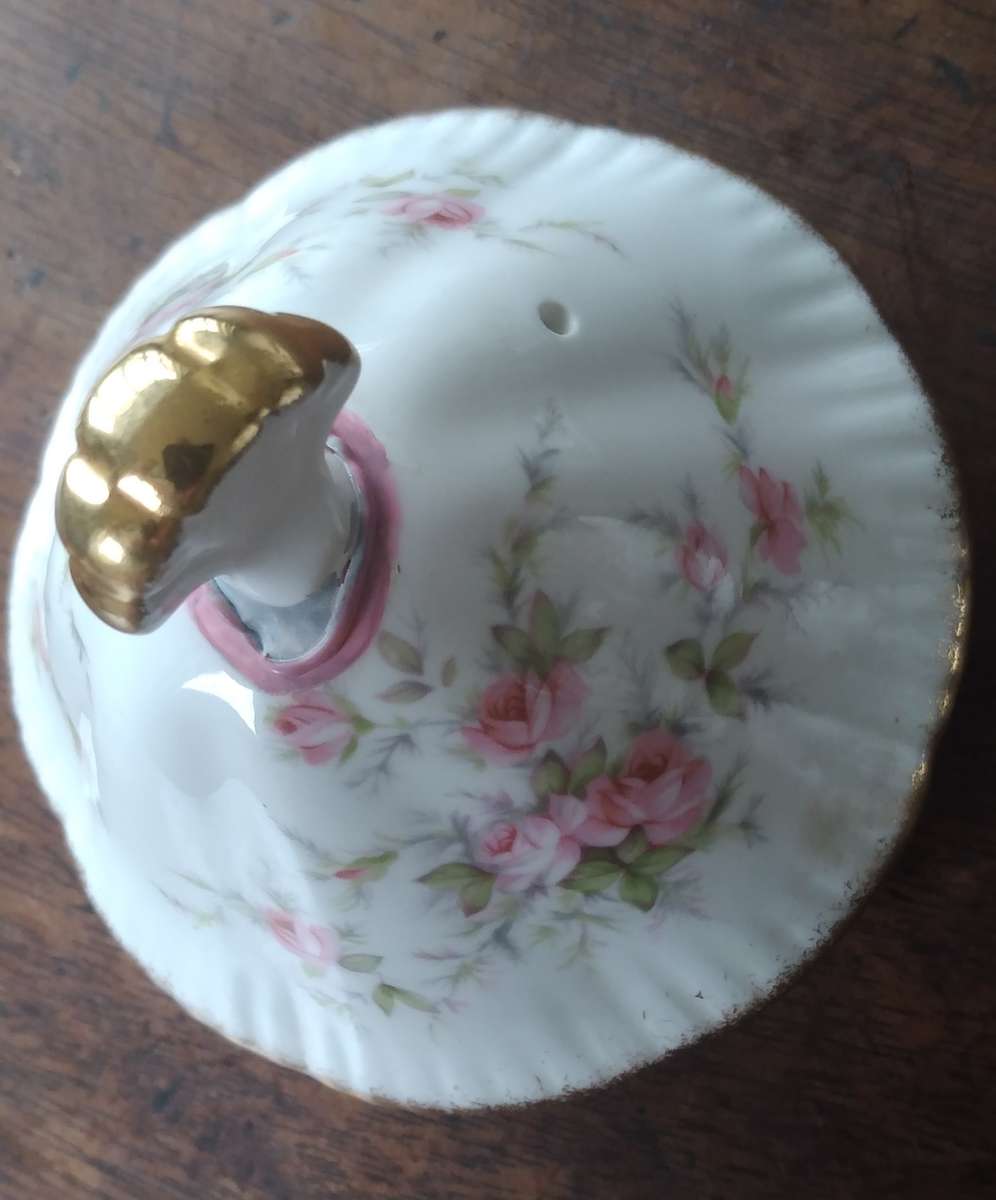 Paragon Victoria rose Teapot with Manufacturing fault on lid handle.