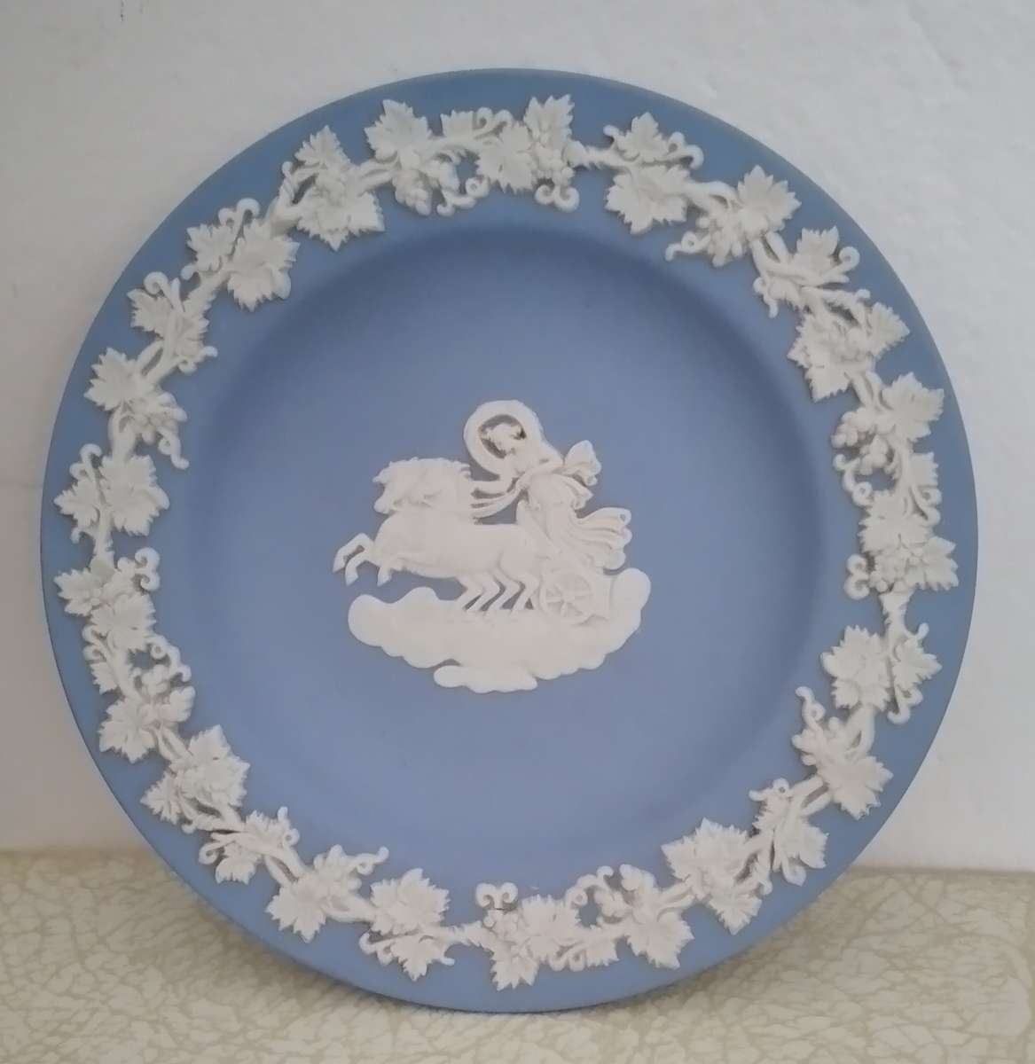 Small Wedgewood Display Plate approximately 11cm diameter