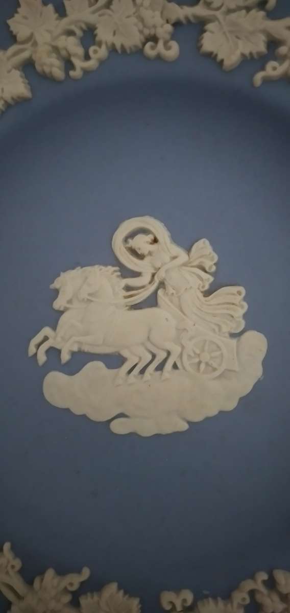 Small Wedgewood Display Plate approximately 11cm diameter