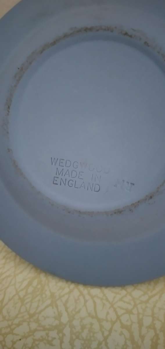 Small Wedgewood Display Plate approximately 11cm diameter