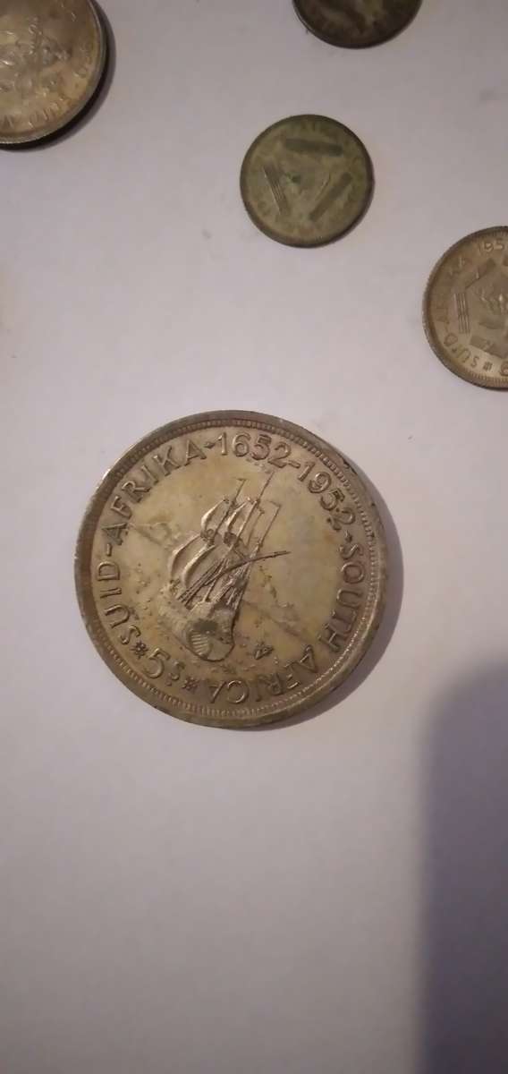 Mixed Silver Union and old British Coins 62.94g