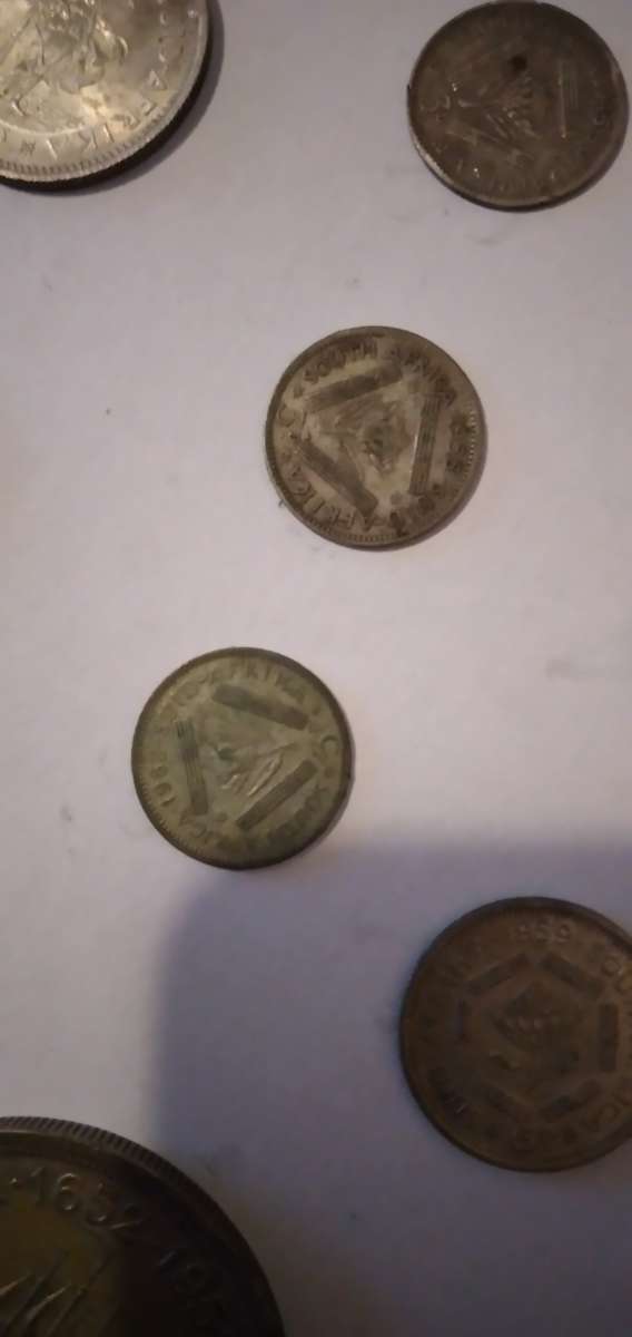 Mixed Silver Union and old British Coins 62.94g