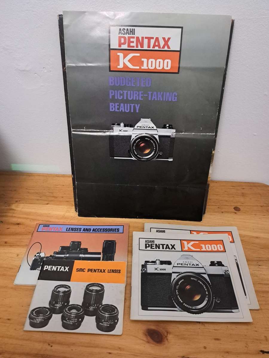Pentax K1000 35mm Film SLR Camera with SMC Pentax-M 1:2 50mm f2-22 Lens