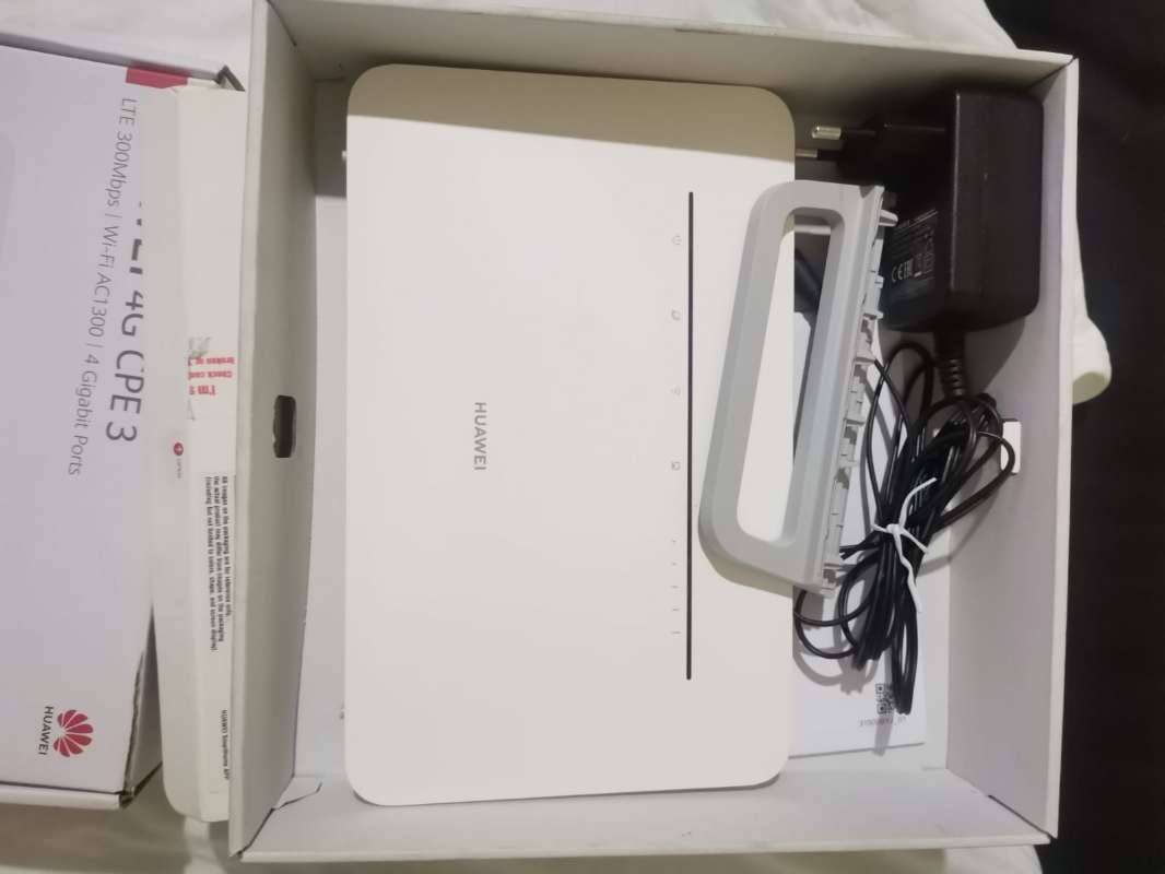 Huawei 4G router 3 Pro (B535- 932a) takes a sim card
