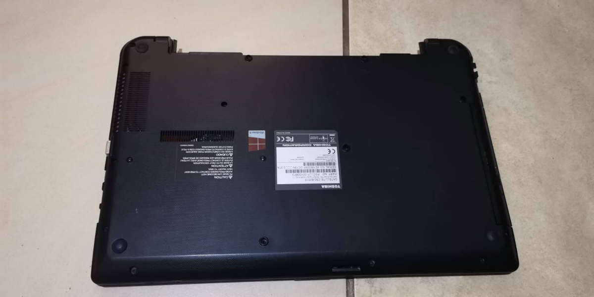 Toshiba satellite C50-B core i5 4th generation laptop (No Battery)