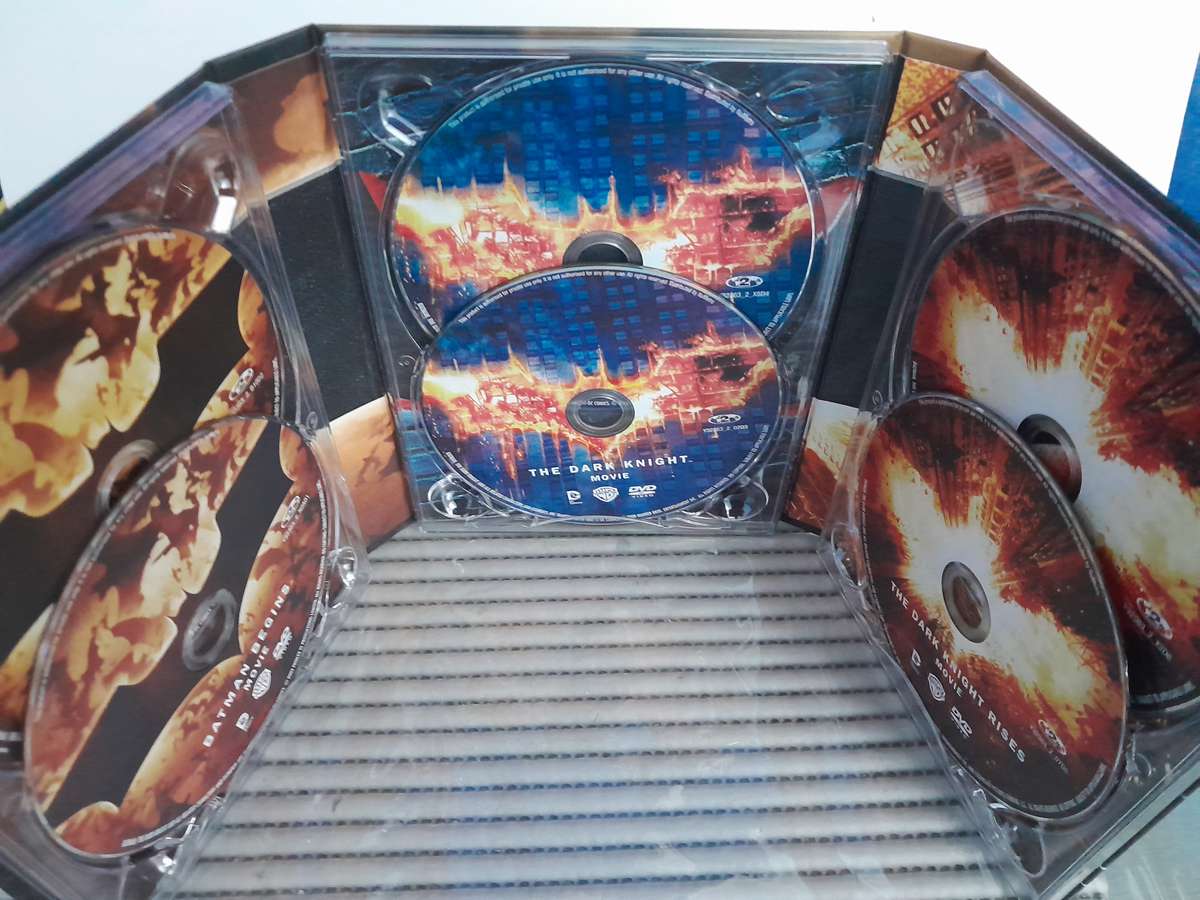 Batman: The Dark Knight Trilogy (DVD, 6-Disc Set)  Region 2, Excellent Condition