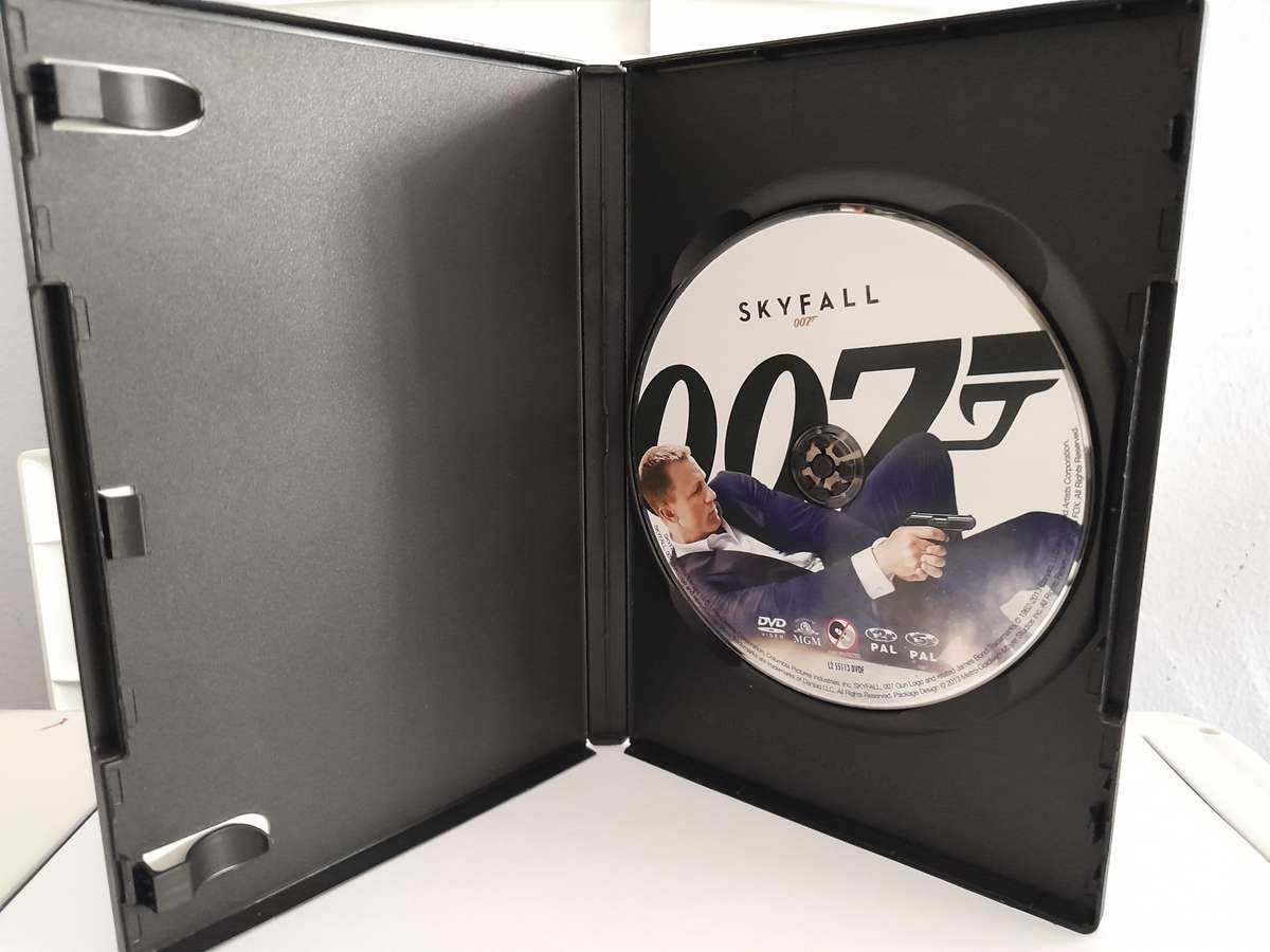 007 - 2012 - Skyfall (DVD)