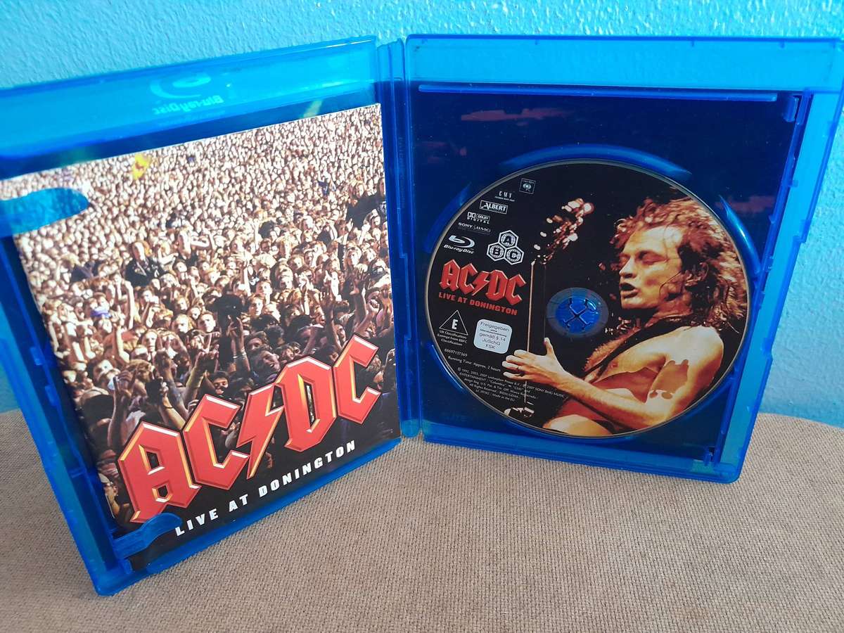 AC/DC - Live at Donington (Music Blu-ray Disc)