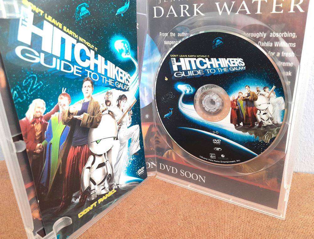 The Hitchhiker's Guide to the Galaxy - (DVD)