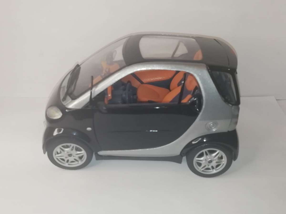 Maisto Smart City-Coupe 1:18 die-cast car
