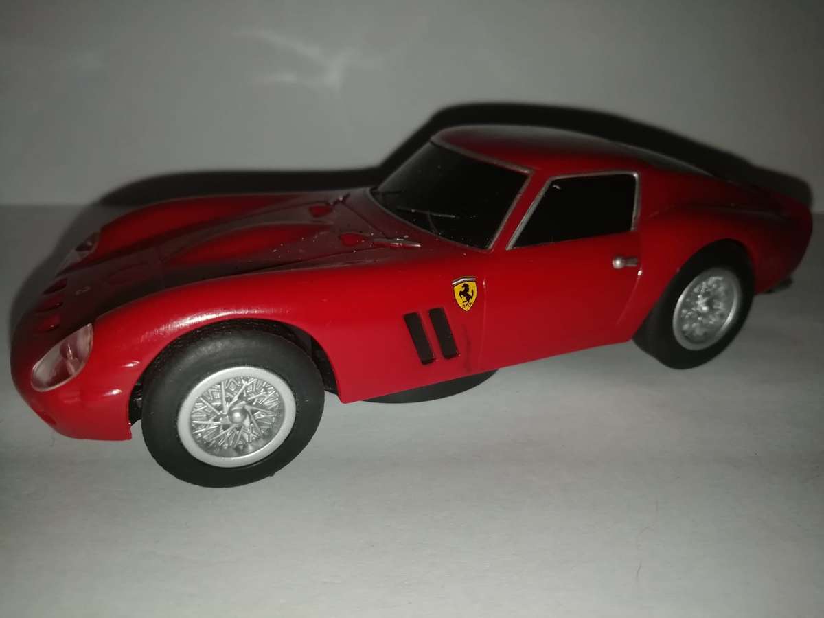 Ferrari 250 GTO Shell V-power plastic car with pull back action 1:38