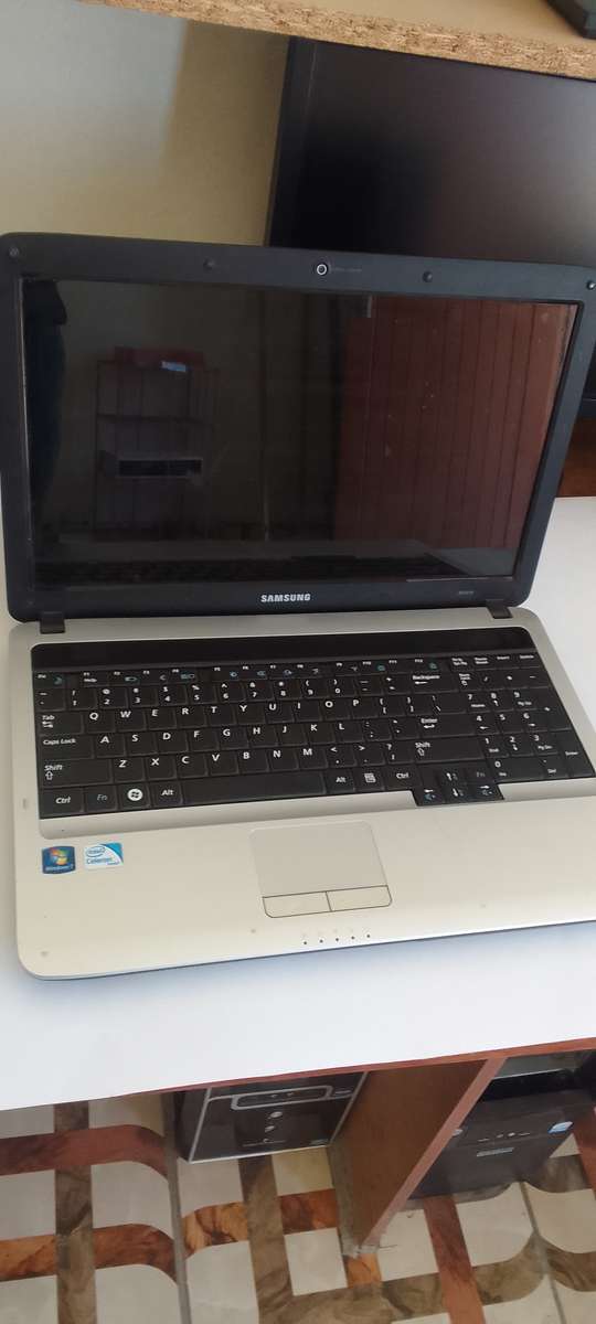 Black Friday Deal *SAMSUNG RV510 LAPTOP